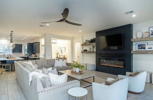 Lake Havasu City House | Grand Lux Resort: Sleeps 22 with Pool & Spa, Prime Location