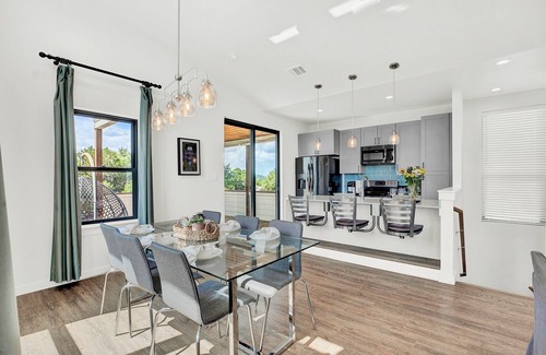 Point Venture House | Scenic Lakeview Retreat with Pool, Beach & Gym Access