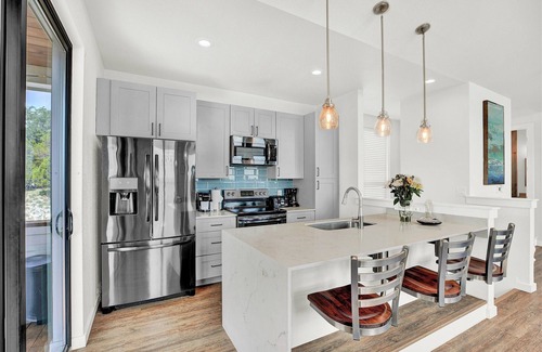 Point Venture House | Scenic Lakeview Retreat with Pool, Beach & Gym Access