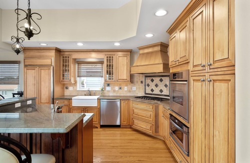 Beach Haven Villa | Luxury LBI Retreat 4BR, 4.5 BA ocean and bay views, hot tub, elevator. Sleeps 12