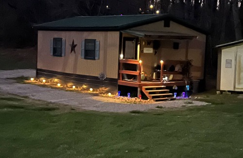 Burnside Cottage | Charming 1-Bedroom Cottage in Enchanting Burnside