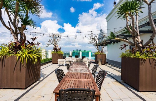 District 1 Apartment | Elegant Retreat with Ocean View & Infinity Pool in D1