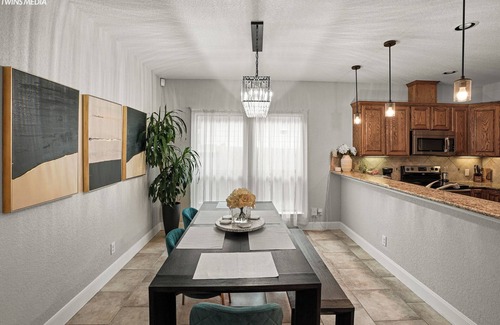 Wetmore House | Luxury Living, La Cantera, Six Flags, & Hiking!