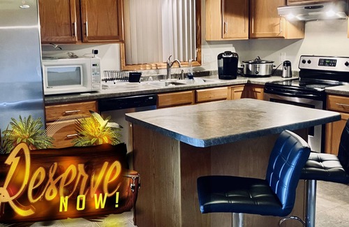 Minneapolis House | Experience Comfort and Convenience in Prime Location