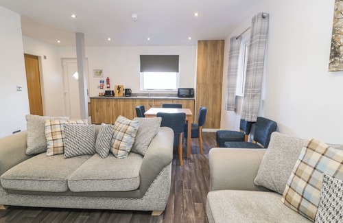 Meliden Cottage | LUXURY LODGE 44, pet friendly, character holiday cottage in Dyserth