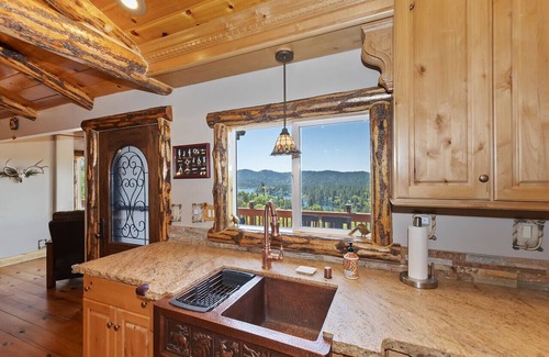 Lake Arrowhead Cabin | Experience Lake Arrowhead Grand Luna Lodge Getaway