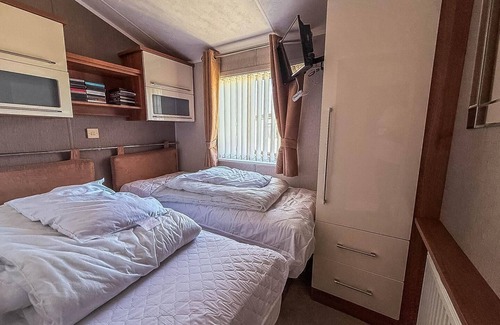 Hopton on Sea Cabin | Pet-Friendly Lodge with Ocean Views at Hopton Haven Park