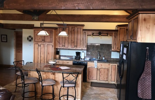 East Glacier Park Condo | Prime Lodging Minutes from Glacier National Park with Breakfast