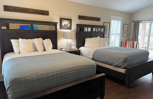 Elizabethtown Resort | Luxury Lodging, Lakefront View, 2 Queen Bed w/Private Bath, Private Patio.