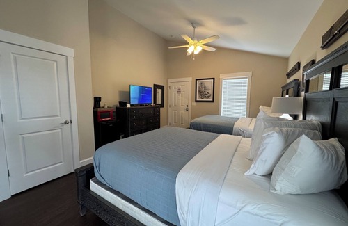 Elizabethtown Resort | Luxury Lodging, Lakefront View, 2 Queen Bed w/Private Bath, Private Patio.
