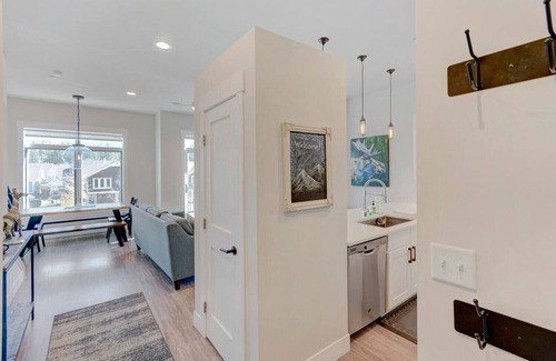 Winter Park House | Pet-Friendly Loft with Hot Tub & Breathtaking Lake Views