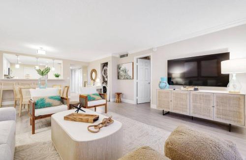 Boca Raton Apartment | Luxury Loft- close by the beach!