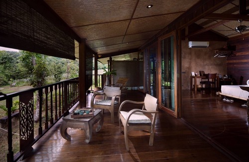 Nang Lae Villa | Exceptional Loft in Stilted Wooden Longhouse with Kitchen