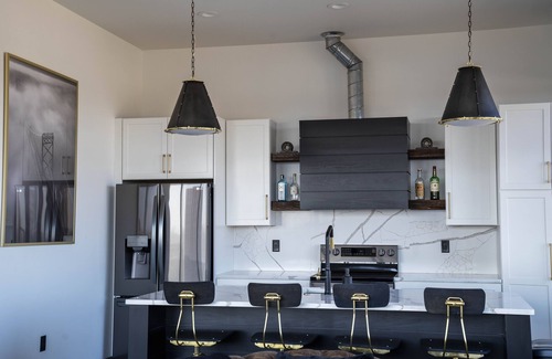 Wyandotte Apartment | Stylish Loft with Wheelchair Access in Downtown Wyandotte