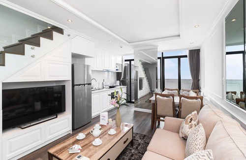 Nguyen Thai Binh Apartment | Elegant Penthouse Retreat at Ben Thanh Tower with Pool & Spa
