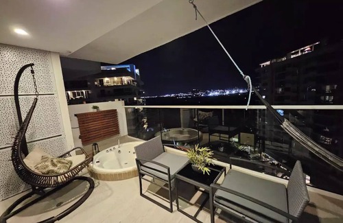 La Boquilla Apartment | Stylish Loft with Private Jacuzzi and Ocean Views