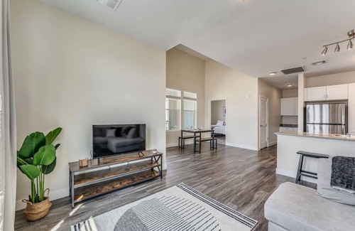 Northwest Reno Apartment | Elevated Loft Retreat with Mountain Views and Pet-Friendly Perks