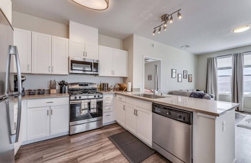 Northwest Reno Apartment | Elevated Loft Retreat with Mountain Views and Pet-Friendly Perks