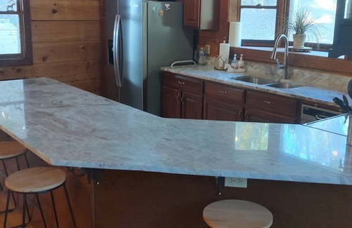 Townsend Cabin | Nature Retreat: Pet-Friendly Log Cabin with Breathtaking Views