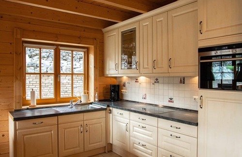 Ortsmitte House | Cozy Log Cabin Steps from K1 Ski Lift in Willingen