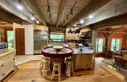 Dandridge House | Gorgeous Douglas Lake Estate: Spa, Hot Tub & Lake Views