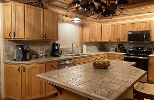 Pagosa Springs Cabin | Gorgeous Log Home with Hot Tub on Expansive 7+ Acres
