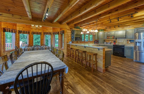 Mineral House | Waterfront Retreat: Guest Rated 9.8 with Pool & Ocean Views