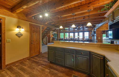 Mineral House | Waterfront Retreat: Guest Rated 9.8 with Pool & Ocean Views