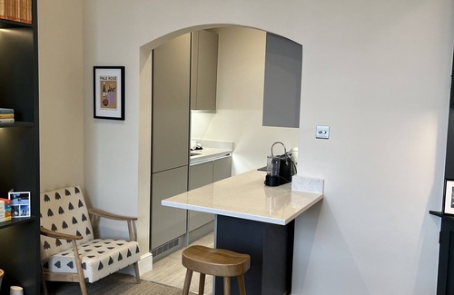 Pimlico Apartment | Elegant 2BR Apartment Near Buckingham Palace with Spa