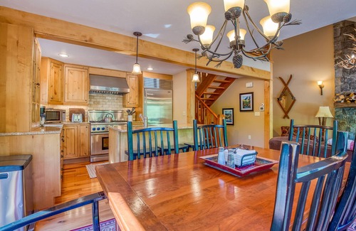 Lincoln House | Guest Rated: 9.8 - Loon Mountain Home on the Pemi River