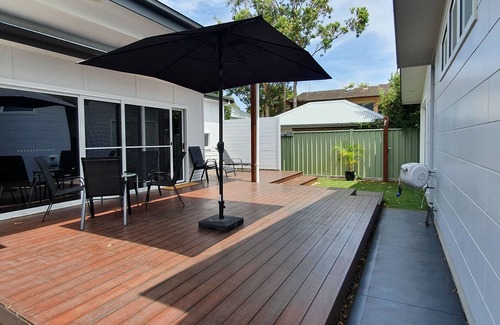 Ettalong Beach House | Elegantly Inviting Beach House Steps from the Ocean