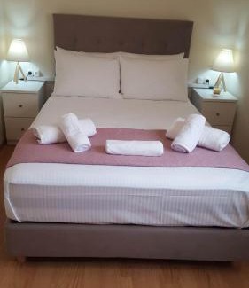 Malevizi House | Elegant Maisonette Steps from the Beach, Rated 8.8/10