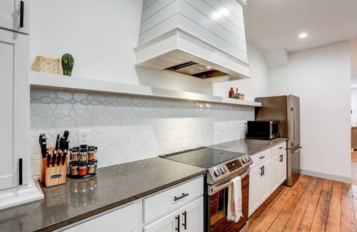 Lancaster House | Elegant Manor on Mulberry: Pet-Friendly & Family-Oriented