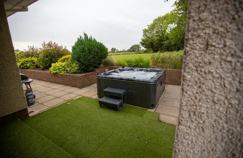 Lisburn House | Elegant Manor with Hot Tub, Garage & Pet-Friendly Amenities