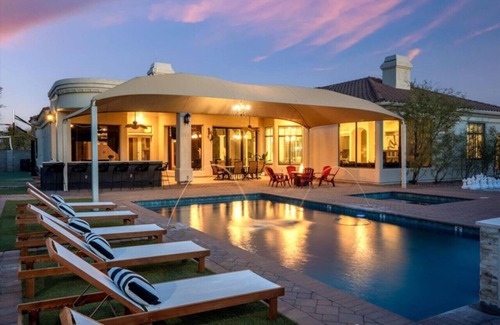 Paradise Valley Ranchos House | Luxury Mansion-Heated Pool/Spa-Pickleball-Batting Cage-2 Game Rooms-Speakeasy