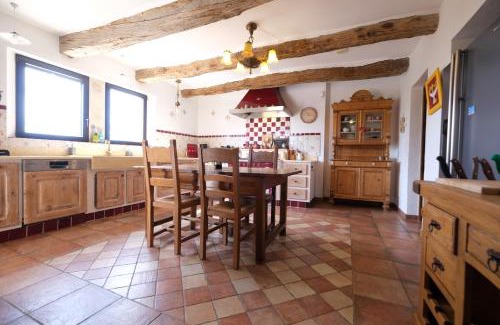 Mouries Villa | Elegant Mas with Heated Pool in the Heart of Alpilles