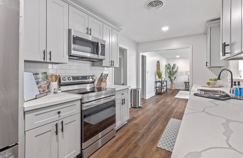 Lake Charles House | Premier 3-BDR Villa with Private Pool Near Golf & Casinos