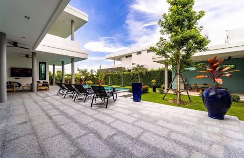 Hua Hin Villa | Modern 6-Bed Villa with Private Pool and Hot Tub