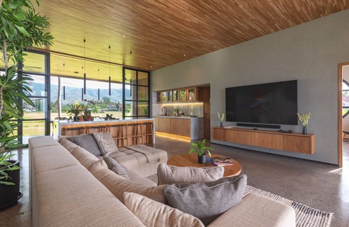 Lovina Villa | Modern Private Villa with Ocean View in Central Lovina