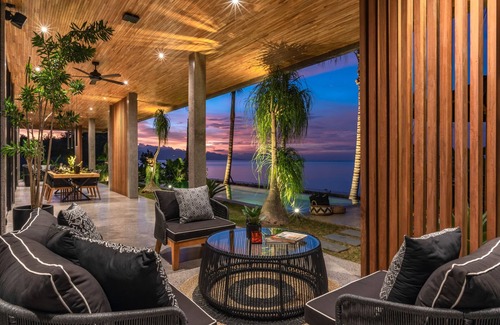 Lovina Villa | Modern Private Villa with Ocean View in Central Lovina