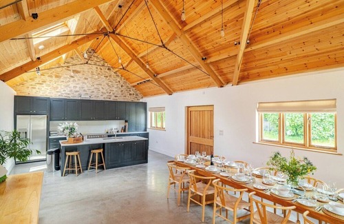 Brayford House | Pet-Friendly Modern Barn in Exmoor National Park - 10/10 Rated