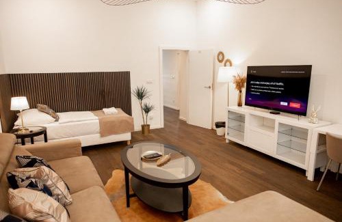 Josefov Apartment | Stylish Oldtown Square Apartment - Pet Friendly & Family Ready