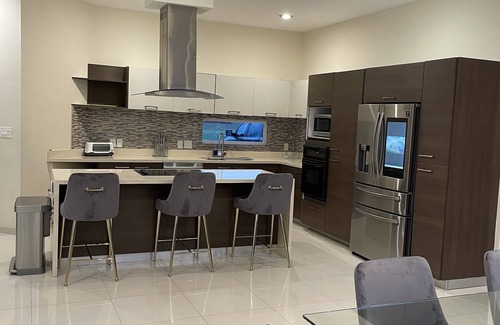 McAllen House | Modern Home with Pool & 3 King Beds - Guest Rated 10/10
