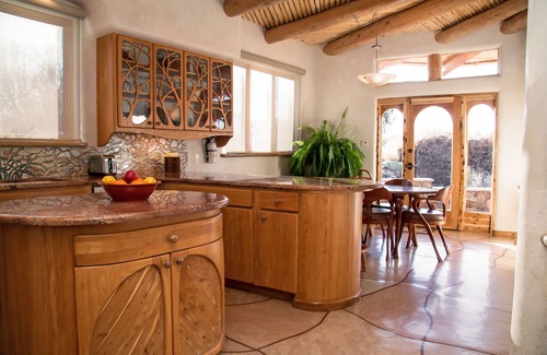 South Capitol House | Indulge in the Santa Fe Hobbit House Near Plaza - 10/10 Rating