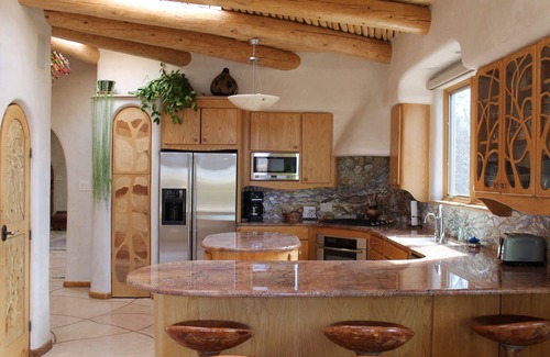 South Capitol House | Indulge in the Santa Fe Hobbit House Near Plaza - 10/10 Rating