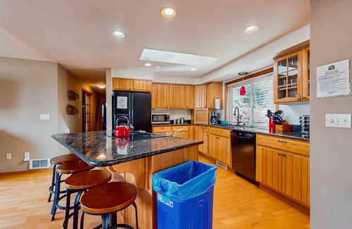 Gold Bar House | Dog-Friendly Mountain Cabin with River Access & Hot Tub
