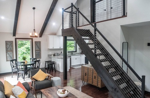 Maurertown Cabin | Mountain Retreat with Hot Tub & Breathtaking Views