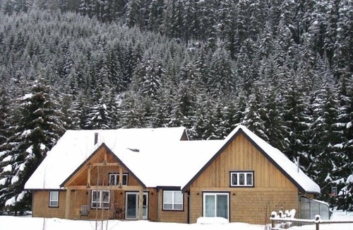 Enumclaw House | Premier Mt. Rainier Getaway with Family-Friendly Amenities
