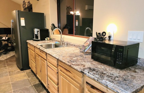 Cedar Ridge Apartment | Exclusive Mountain Loft with Lake View & Prime Location