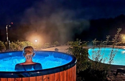 Janowice Wielkie Ski Chalet | Indulge at Luxury Mountain Lodge & Spa with Hot Tub